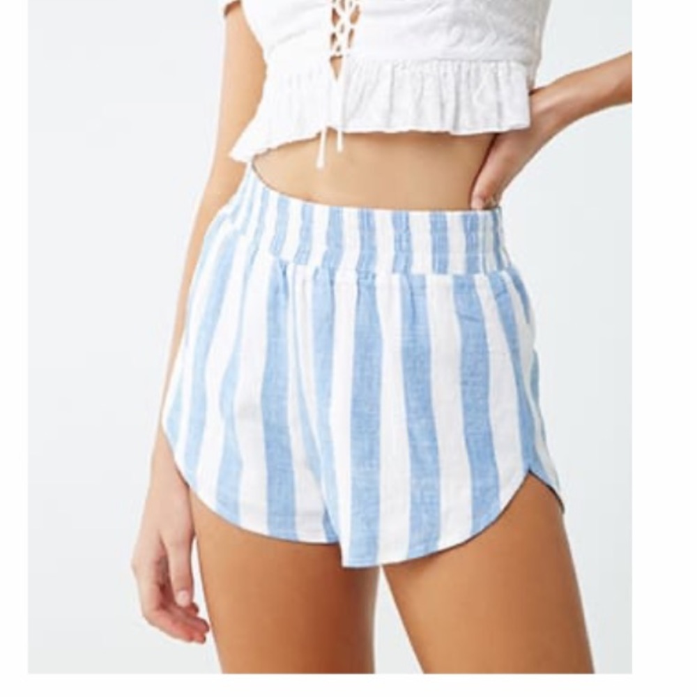 blue and white flowy shorts!
